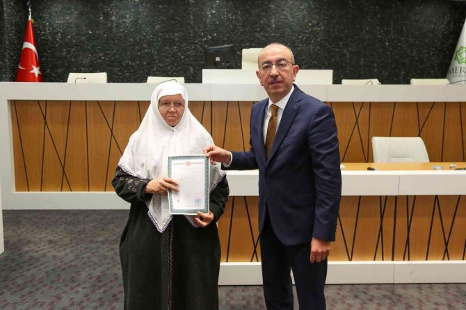 Meram’da Mahalle Sakinleri Yeni Tapularına Kavuştu