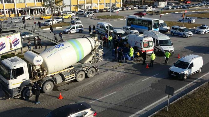 Kütahya’da Üst Geçidi Kullanmayan Yaşlı Adam Canından Oldu