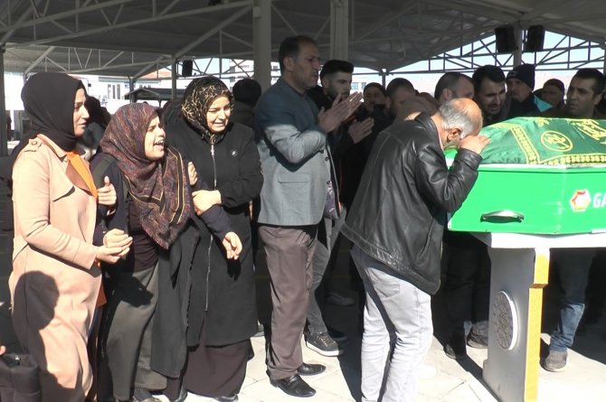 Elektrik Çarpmasıyla Komalık Oldu, Bir Yıl Sonra Aynı Gün Hayatını Kaybetti