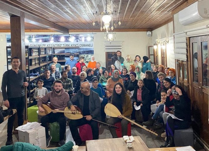 Türk Halk Müziği Korosu Çalışmaları Devam Ediyor