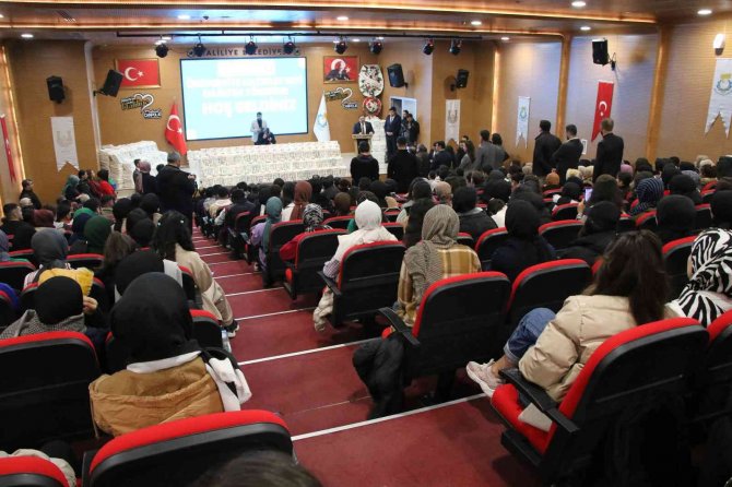 Şanlıurfa’da 400 Öğrenciye Üniversite Hazırlık Seti