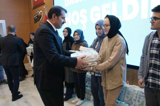 Şanlıurfa’da 400 Öğrenciye Üniversite Hazırlık Seti