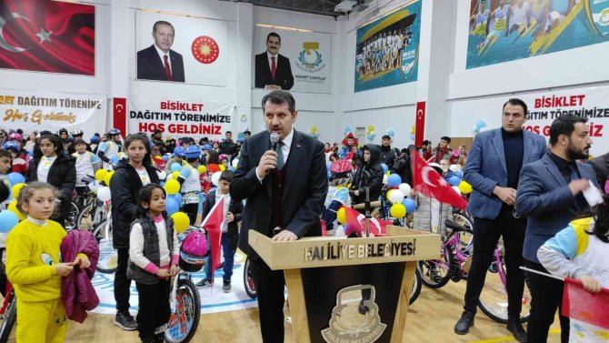 Şanlıurfa’da 400 Yetim Öğrenciye Bisiklet Hediye Edildi