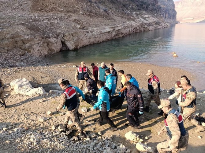 Siirt’te Uçuruma Atlayan Gencin Cansız Bedenine Ulaşıldı