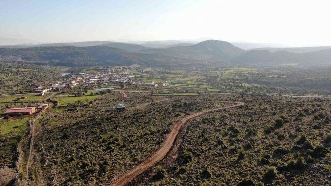 Ova Yollarında Bakım Çalışması Yapılıyor