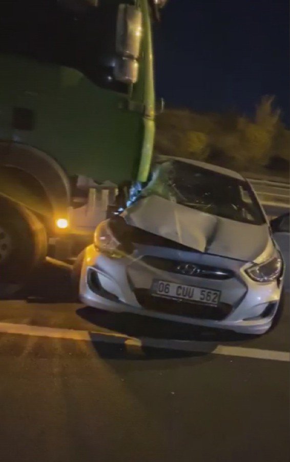 Polisten Kaçmaya Çalışırken Kamyonet Çarpan Zehir Taciri Hayatını Kaybetti