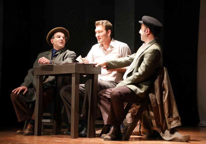 “Bir Yeryüzü Ozanı Rıfat Ilgaz” Mudanya’da Sahnelendi