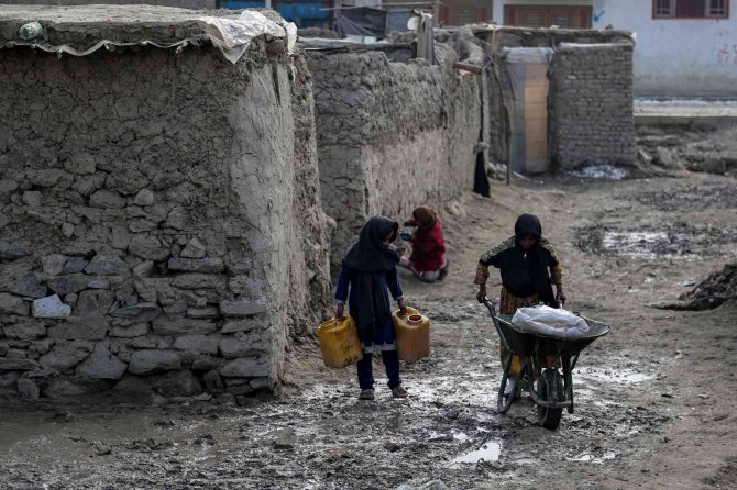 Afganistan’da Dondurucu Soğuklar Nedeniyle Can Kaybı 157’ye Yükseldi