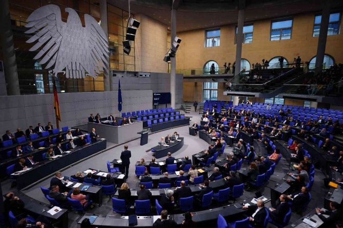 Scholz, Leopard Tanklarının Ukrayna’ya Gönderilmesini “Doğru” Karar Olarak Nitelendirdi