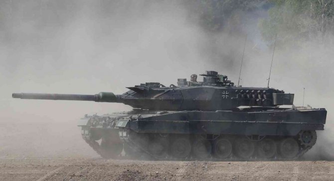 Almanya’dan Leopard Tanklarının Ukrayna’ya Gönderilmesine Onay