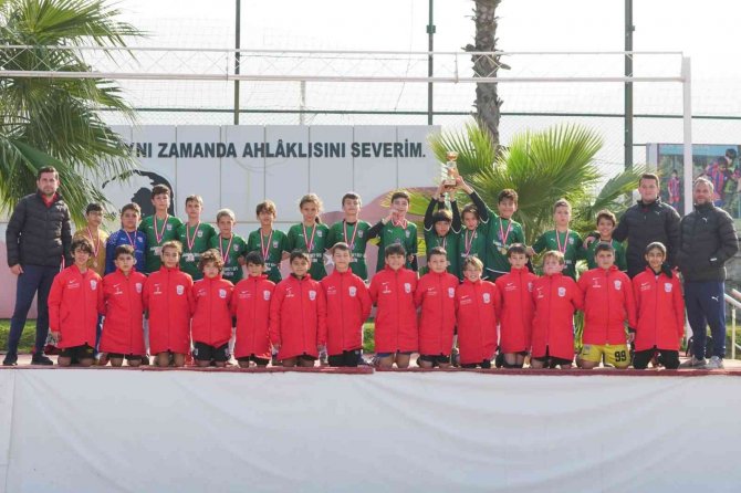Urla Belediyespor Şampiyonluk Sevinci Yaşadı