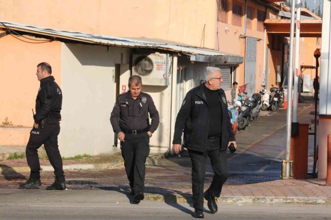 İ̇şten Çıkarılınca Silahla Şantiyeyi Bastı, Ekipleri Alarma Geçirdi