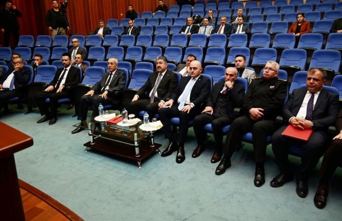 Vali Yılmaz: "Bağımlılıkla Mücadeleye Zorunluluk Anlayışıyla Yaklaşırsak, Başarılı Olamayız"