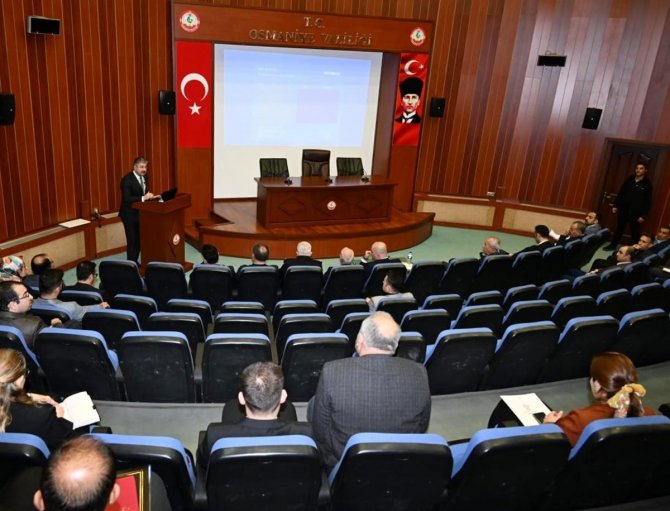 Vali Yılmaz: "Bağımlılıkla Mücadeleye Zorunluluk Anlayışıyla Yaklaşırsak, Başarılı Olamayız"