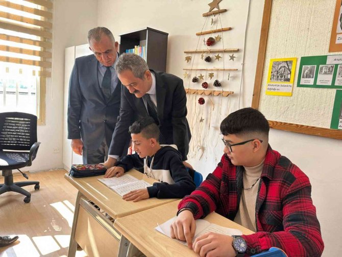 Milli Eğitim Bakanı Özer, Kktc Cumhurbaşkanı Tatar İle Görüştü