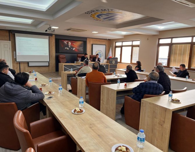 Edremit Ticaret Odasında ’İ̇şbaşı Eğitim Programı’ Bilgilendirme Toplantısı Yapıldı