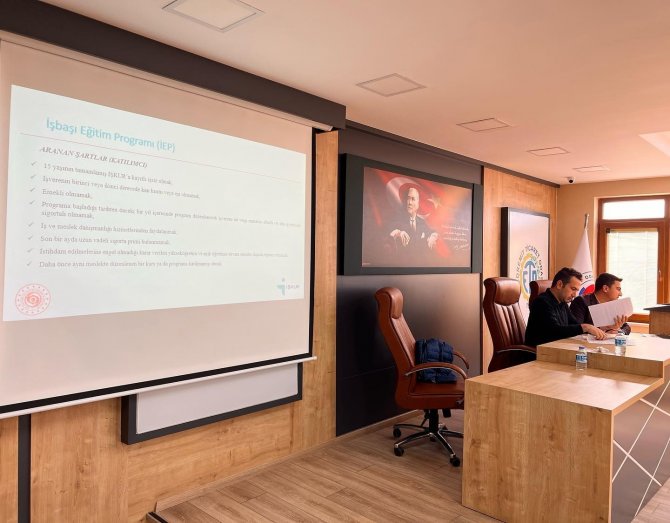 Edremit Ticaret Odasında ’İ̇şbaşı Eğitim Programı’ Bilgilendirme Toplantısı Yapıldı