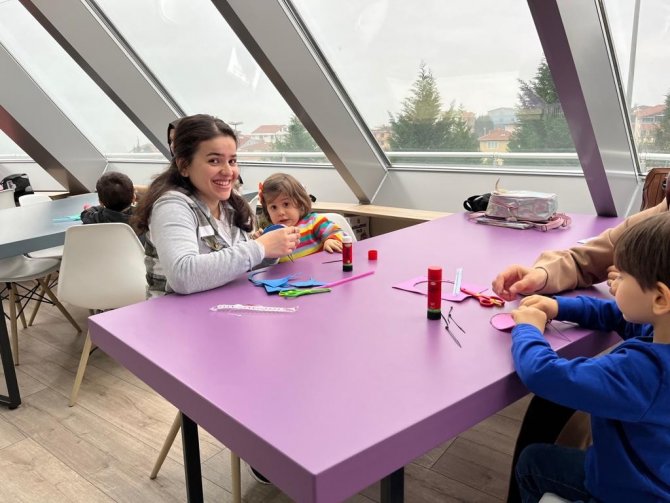 Anneler Ve Çocukları Atölye Etkinlikleriyle Eğleniyor