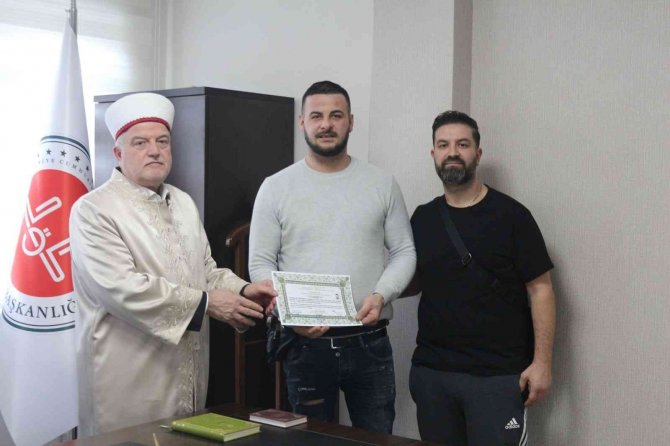 Barthelemy, ’Muhammed Mehdi’ İsmini Alarak Müslüman Oldu