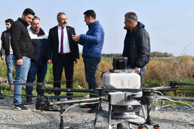 Söke Belediyesinin Buğday Arazisi Dron İle Gübrelendi