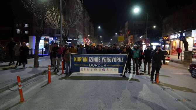 Burdur’da Stk’lar İ̇sveç’te Kur’an-ı Kerim Yakılmasına Tepki Gösterdi