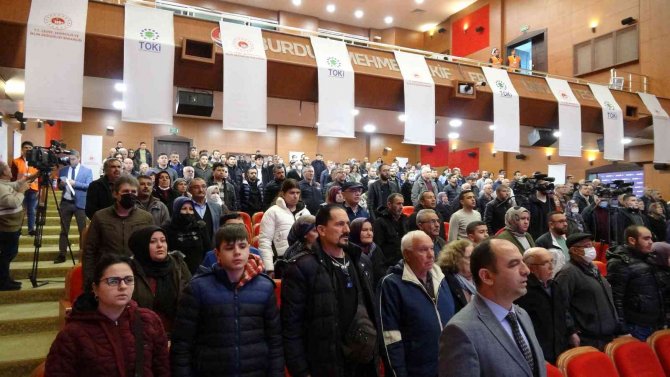 Burdur’da Toki̇ Kuraları Çekildi, Bin 116 Konutun Hak Sahipleri Belli Oldu