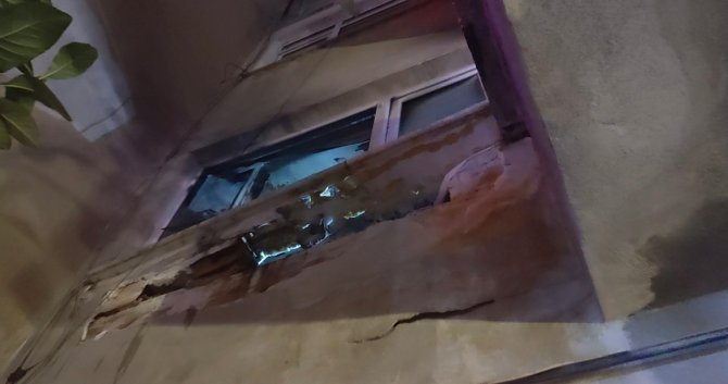Bursa’da 5 Katlı Binanın 2. Katında Doğal Gaz Patlaması Sonucu Yangın Çıktı