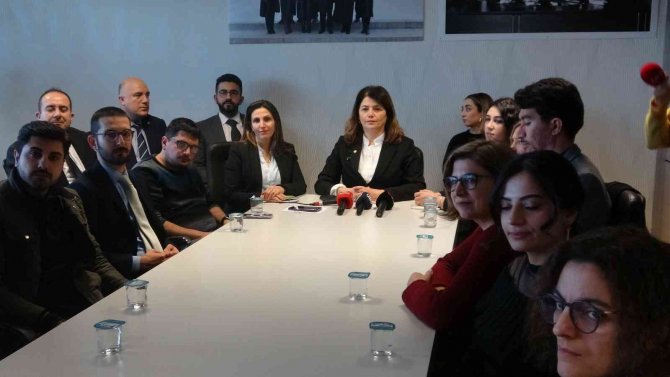 Avukatlardan İsimlerini Kullanan Dolandırıcılara Tepki