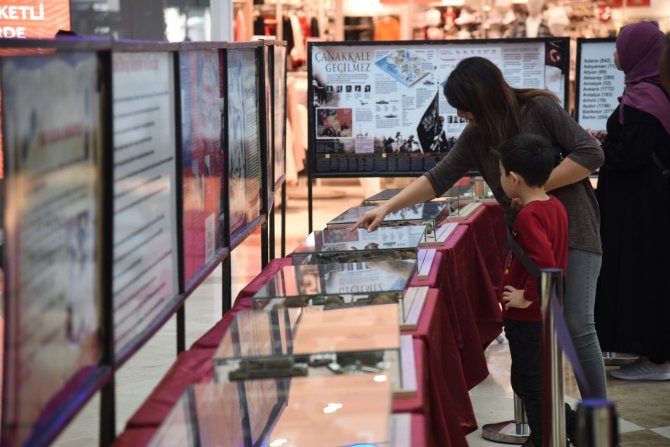 Çanakkale Savaş Malzemeleri Sergisi Yoğun İlgi Görüyor