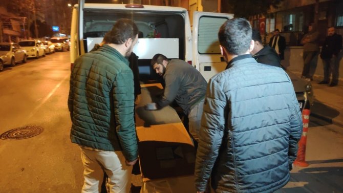 Eşarpla Boğup Sonra Boğazını Kestiği Karısını Kıskançlık Nedeniyle Öldürmüş