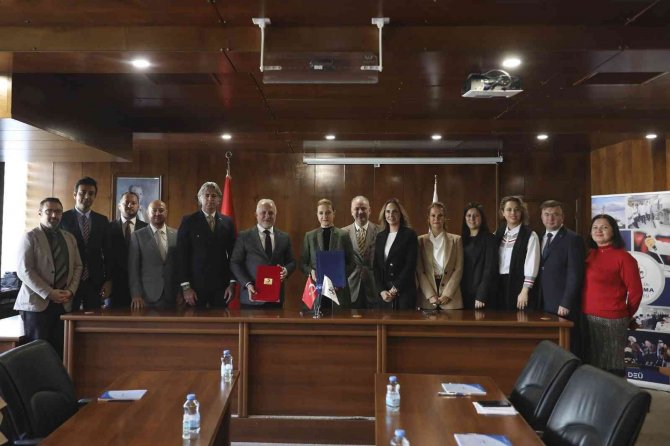 Deü’den Kızılay İle Örnek Protokol