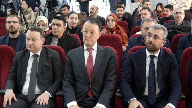 Japonya Büyükelçiliğinden Edremit Belediyesine ’Arama Kurtarma Aracı’ Hibesi
