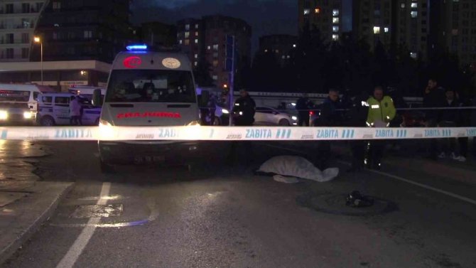 Yaya Geçidinde Hafriyat Kamyonunun Ezdiği Kadın Hayatını Kaybetti