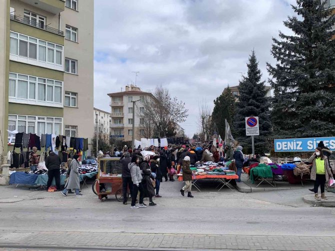 Semt Pazarı Tıklım Tıklım
