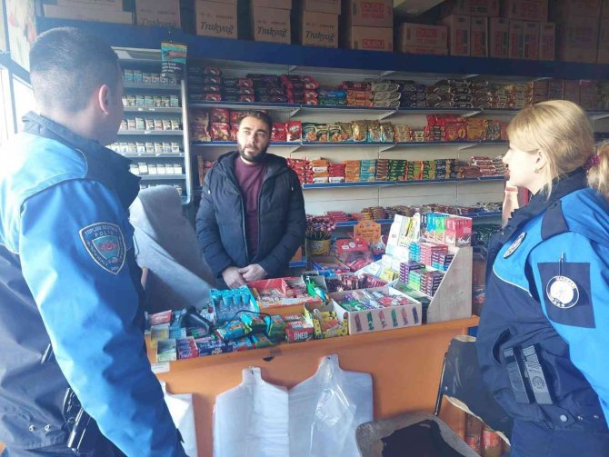 Hakkari Polisi Bilgilendirme Çalışmalarını Sürdürüyor