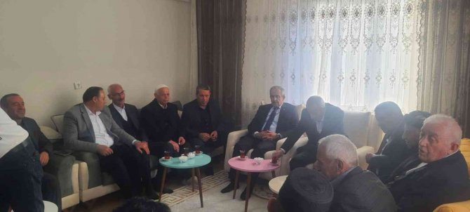 Hakkari’de Husumetli İki Aile Barıştırıldı