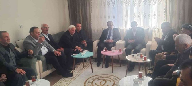 Hakkari’de Husumetli İki Aile Barıştırıldı