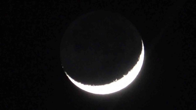 Yüksekova’da Hilal Hayran Bıraktı