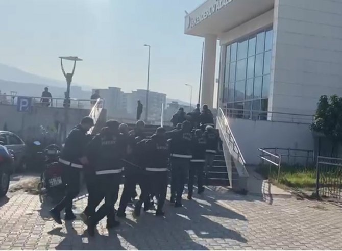 Çeşitli Suçlardan Adliyeye Sevk Edilen 5 Şüpheli Tutuklandı