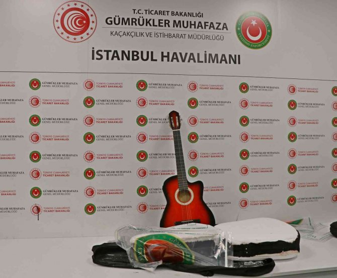 İ̇stanbul Havalimanı’nda Uyuşturucu Operasyonları: Gitar Kılıfından Ve Terlik Tabanından Uyuşturucu Çıktı