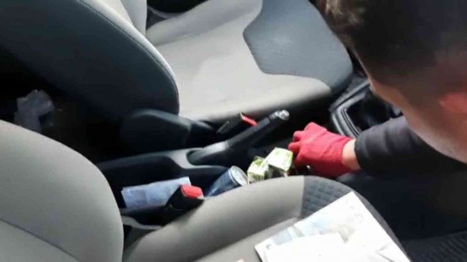 Jandarma Şok Yol Uygulamasında 15 Suçluyu Yakaladı