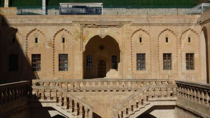 Kadim Şehir Mardin’in Tarihi Taş Yapıları Mimarisiyle Dikkat Çekiyor