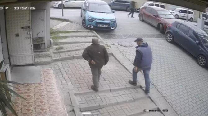 İ̇stanbul Narkotik Polisinden Nefes Kesen Operasyon: Zehir Tacirleri Kaçarken Kaza Yapınca Yakalandı