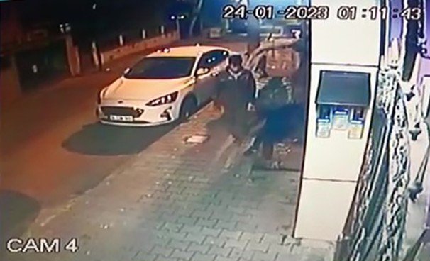 Kartal’da Rögar Kapağı Hırsızları Kamerada