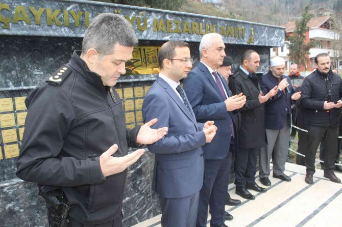 Sel Sularına Kapılarak Kaybolan Mezarlar İçin Anıt Yapıldı