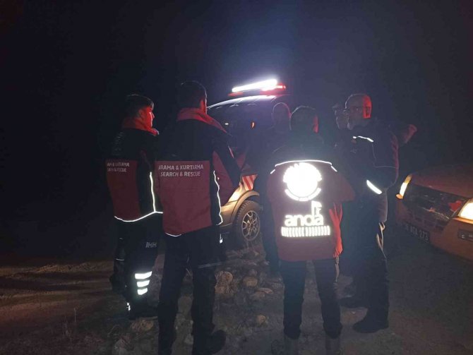 Gölete Devrilen İş Makinesinin Operatörü Hayatını Kaybetti