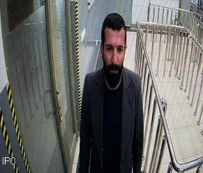 Polisten Kaçmaya Çalışırken Kamyonet Çarpan Zehir Taciri Hayatını Kaybetti