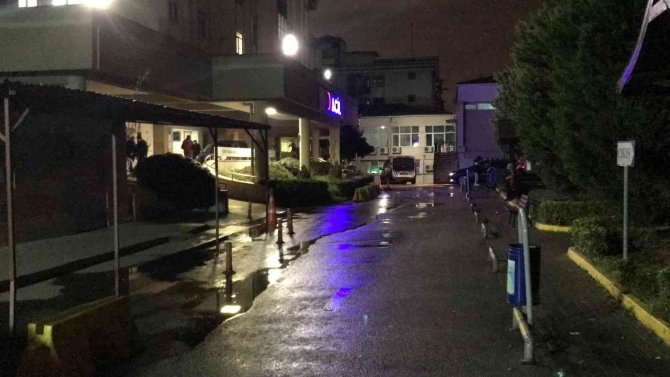 Amatör Lig Maçı Sonrası Tramvay Durağında Bıçaklı Kavga