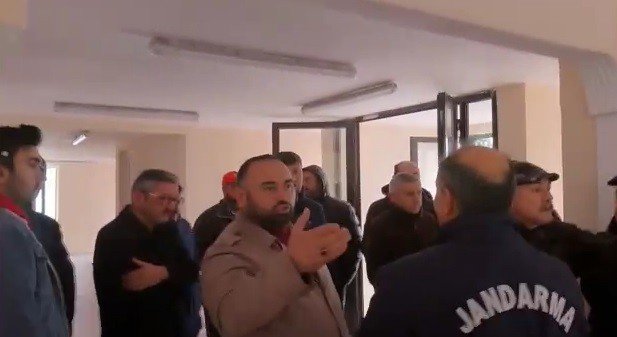 O Projenin Çed Toplantısına Vatandaş İzin Vermedi