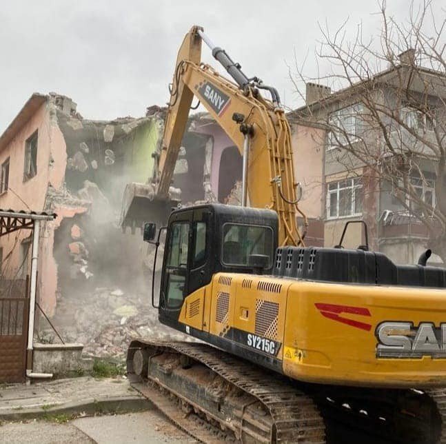 Asrın Felaketini Yaşayan İlçede Yıkılan Bina Sayısı 111 Oldu